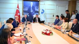 Moskova Hükümet Bakanı Başkan Böcek’i ziyaret etti