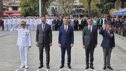 Mustafa Kemal Atatürk’e, “Gazî” unvanı ve “Mareşal” rütbesi verilmesinin 101.yıl dönümü ve “19 Eylül Gaziler Günü” Gölcük Anıtpark’ta merasimle kutlandı.