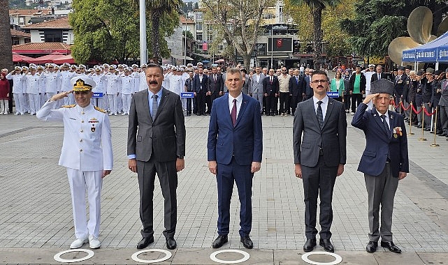 Mustafa Kemal Atatürk’e, “Gazî” unvanı ve “Mareşal” rütbesi verilmesinin 101.yıl dönümü ve “19 Eylül Gaziler Günü” Gölcük Anıtpark’ta merasimle kutlandı.