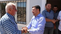 Nevşehir Belediye Başkanı Rasim Arı, Nevşehir Lale Sanayi Sitesi’nde mobilya kesiminde faaliyet gösteren esnaflarla bir ortaya geldi