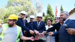 Özgür Özel Bornova’da coşkuyla karşılandı