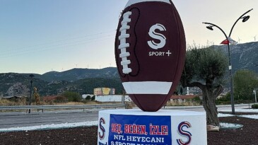 S Sport Plus, NFL için Kırkağaç’ta kavuna benzeri Amerikan futbol topu heykeli dikti!