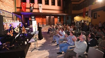 Şadırvanlı Han Avlu Buluşmaları harika bir konser ile başladı