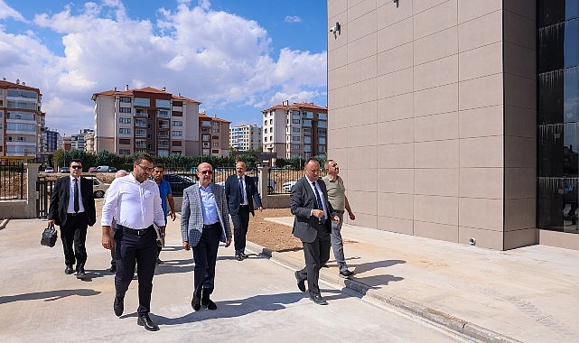 Selçuklu Belediye Başkanı Ahmet Pekyatırmacı, Selçuklu Belediyesi tarafından Konya’ya kazandırılacak Toplum Ruh Sıhhati Merkezi ve Sağlıklı Hayat Merkezi’nde incelemelerde bulundu