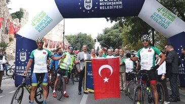 “Tophane-Nilüfer-Mudanya Bisiklet Turu”yla yeşile pedalladılar