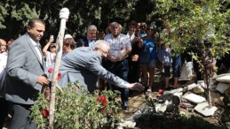 Tuncel Kurtiz, Edremit’te ki mezarı başında anıldı