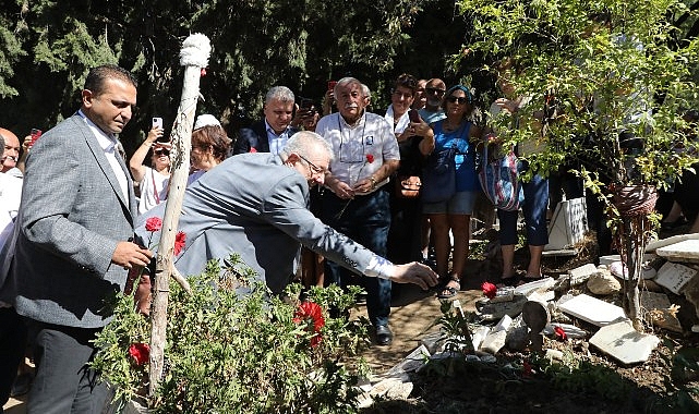 Tuncel Kurtiz, Edremit’te ki mezarı başında anıldı