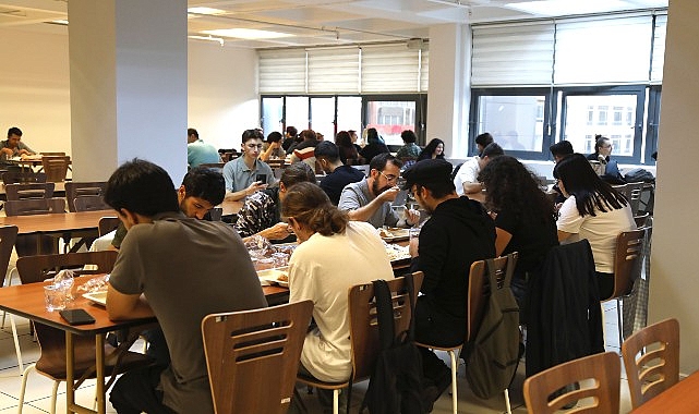 Üniversitelilerin Akşam Yemeği Çankaya Belediyesi’nden