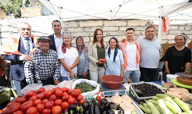 Yamanlar Domates Şenliği Karşıyaka’ya renk kattı