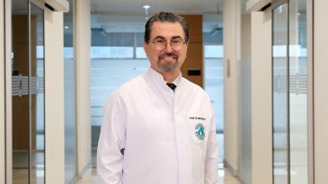 Yaşlılıkta sistemli diş muayenesi önemli! Tertipli diş muayeneleri ile oluşabilecek sorunlar erken teşhis edilebilir…