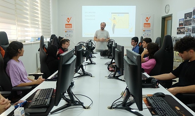 Zeytinburnu Gençleri 3D Dünyasını Keşfediyor! Fiyatsız Atölye Kayıtları Başladı..!