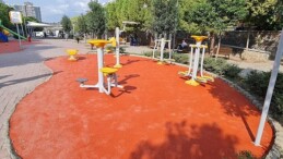 14 ilçede 84 park ve spor alanının tabanı yenilendi Çocuklar inançla oynasın diye…