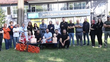 Afet İşleri işçisine birinci yardım eğitimi