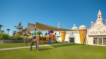 Akdeniz’in Kucağında Hayallerinizdeki Orta Tatil: Titanic Hotels’de Sınırsız Cümbüş ve Huzur