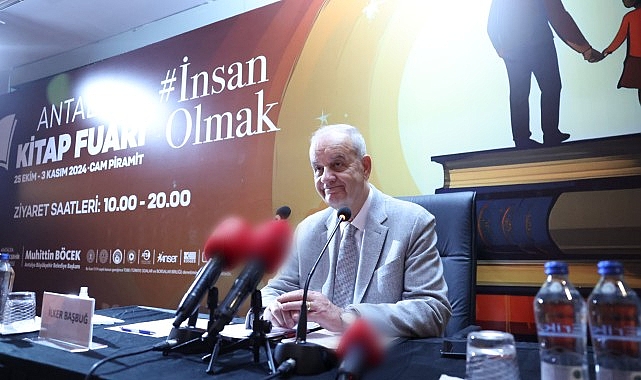 Antalya Kitap Fuarı ziyaretçi akınına uğruyor İlker Başbuğ söyleşisine ağır ilgi
