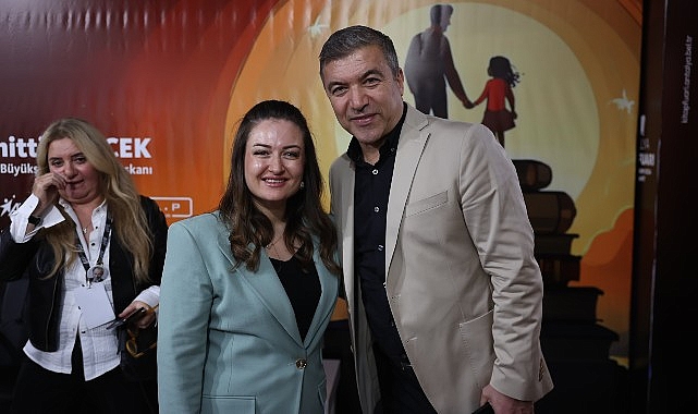 Antalya Kitap Fuarı’na birinci gün ağır ilgi: Gazeteci İsmail Küçükkaya da davet edildi