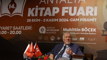 Antalya Kitap Fuarı’nda İlber Ortaylı’ya büyük ilgi