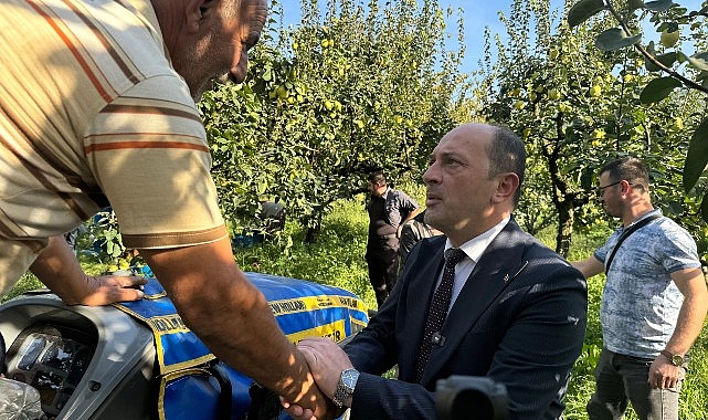 Ayva’nın başşehri Geyve’de Ayva’nın hasadı başladı. Geyve Belediye Başkanı Selçuk Yıldız, Ayva bahçelerinde yapılan hasada katıldı.
