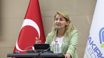 Bakırköy’de göğüs kanseri farkındalık semineri düzenlendi.