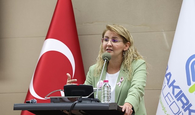 Bakırköy’de göğüs kanseri farkındalık semineri düzenlendi.