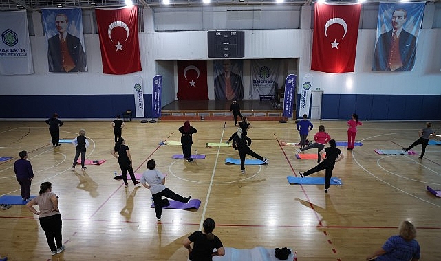 Bakırköylü Bayanlar Hem Spor Yapıyor Hem Toplumsallaşıyor