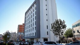 Bornova Belediyesinin ek hizmet binası tamamlandı ‘Daha hoş bir Bornova için çalışıyoruz’