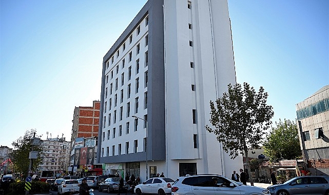 Bornova Belediyesinin ek hizmet binası tamamlandı ‘Daha hoş bir Bornova için çalışıyoruz’