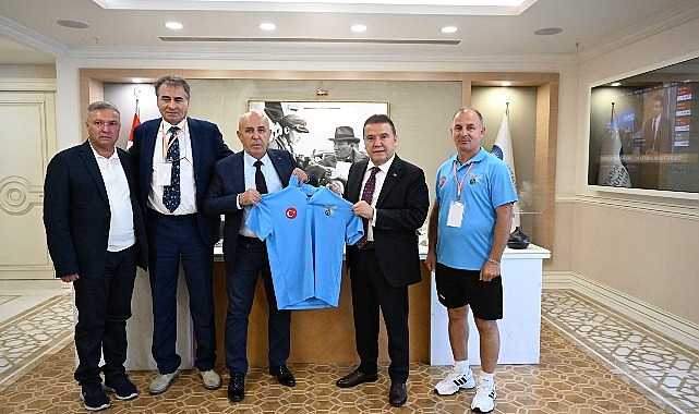 Bosna heyetinden Lider Böcek’e ziyaret