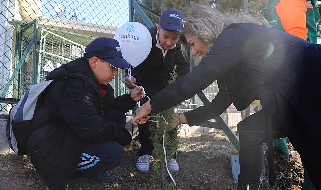 Çankaya’da Fidanlar “Milli Ağaçlandırma Günü” İçin Dikildi