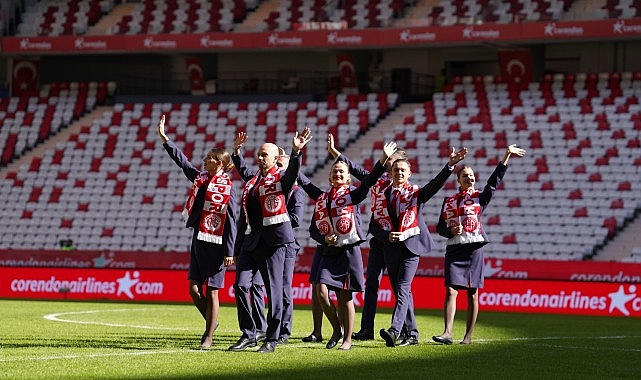 Corendon Airlines, Onvo Antalyaspor-Sipay Bodrum FK maçında taraftarlara sürpriz boarding tecrübesi yaşattı