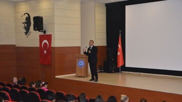 Dekan Prof. Dr. Gültekin yeni iletişimcilere “Hoş Geldiniz” dedi