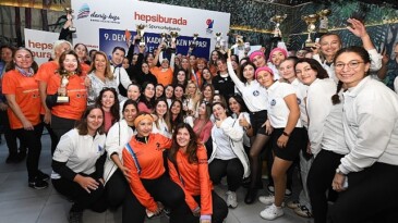 Deniz Kızı Bayan Yelken Kupası’nda Yüzlerce Bayan Uygunluğa Yelken Açtı