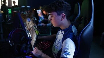 E-spor oyuncusu Emirhan, 23 milyon ortasından 44’üncü oldu