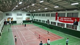 Geleceğin şampiyon raketleri korta çıktı