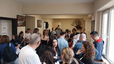 Gölcük Belediye Konservatuarı, 2024-2025 eğitim ve öğretim yılı için yetenek imtihanında 75 öğrenci yeteneklerini sergiledi.