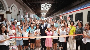 İzmir Vilayet Ulusal Eğitim Müdürlüğü’nden Geleceğin Müelliflerine İlham Verecek Proje: “Küçük Eller Güçlü Kalemler”