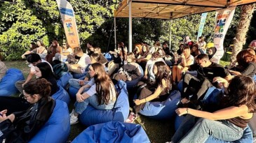 İzmir’de gençlerin “deneyim seyahati başladı