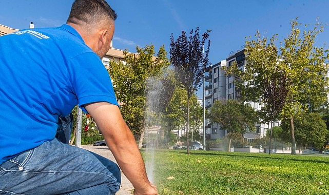 İzmir’in parklarında akıllı sulama periyodu