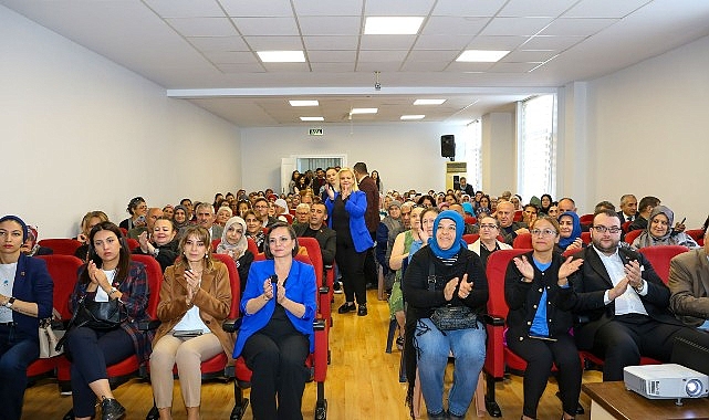Karabağlar Belediyesi’nden Bağımlılıkla Gayret Seminerleri başladı