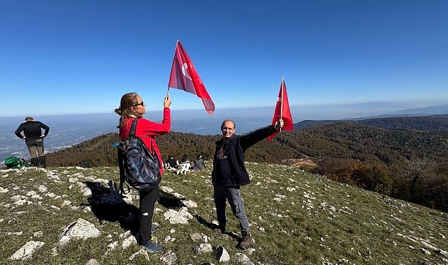 Kartepe’nin tepesinde Cumhuriyet coşkusu