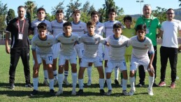 Kemer Belediye Spor meskeninde galip geldi