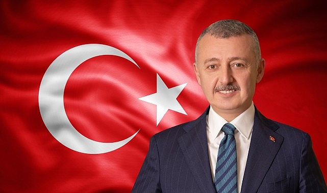 Kocaeli Büyükşehir Belediye Lideri Doç. Dr. Tahir Büyükakın Cumhuriyetimizin 101.yaşını kutladı