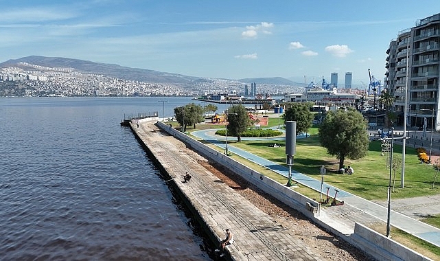 Kordon’da deniz taşkınlarını önlemek için ağır tempo