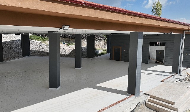 Korkuteli Dereköy’de çok hedefli salon inşaatı sona yaklaştı