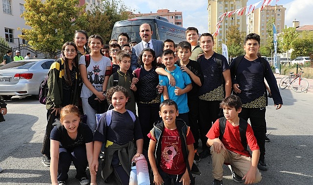 Lider Altay Gençleri Doğum Günü Armağanlarıyla Sevindirecek