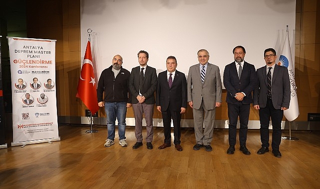 Lider Böcek: ‘Antalya’yı sarsıntıya dirençli kent haline getireceğiz’