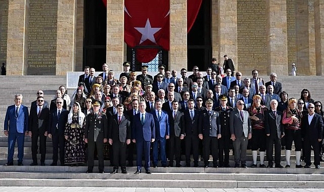 Lider Çırpanoğlu, Başkent’in 101. yılında Anıtkabir’de