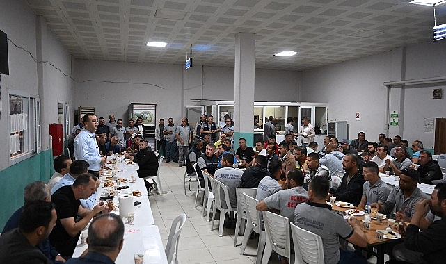 Lider Eşki, paklık emekçileriyle bir ortaya geldi