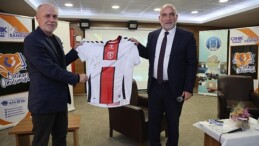 Lider İbrahim Sandıkçı: “Öğrencilerimizin fikirlerine büyük ehemmiyet veriyoruz”