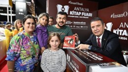 Lider Muhittin Böcek okurlarıyla buluştu